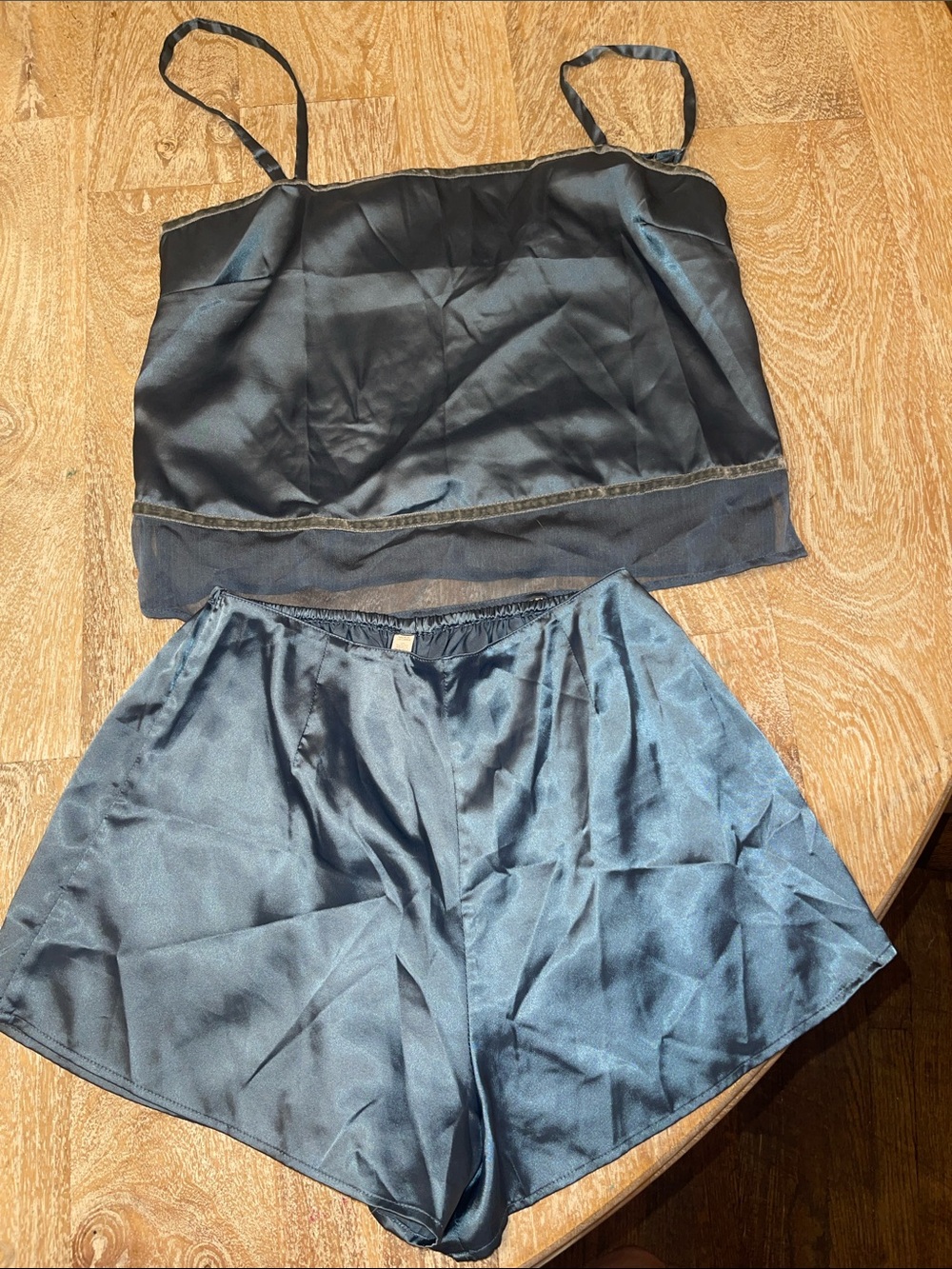 Vintage Y2K Victoria’s Secret satin & lace sleep set blue XS
